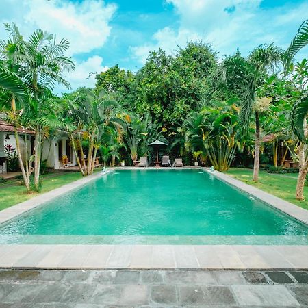 Agung Wiwin Homestay & Restaurant Mengwi Экстерьер фото