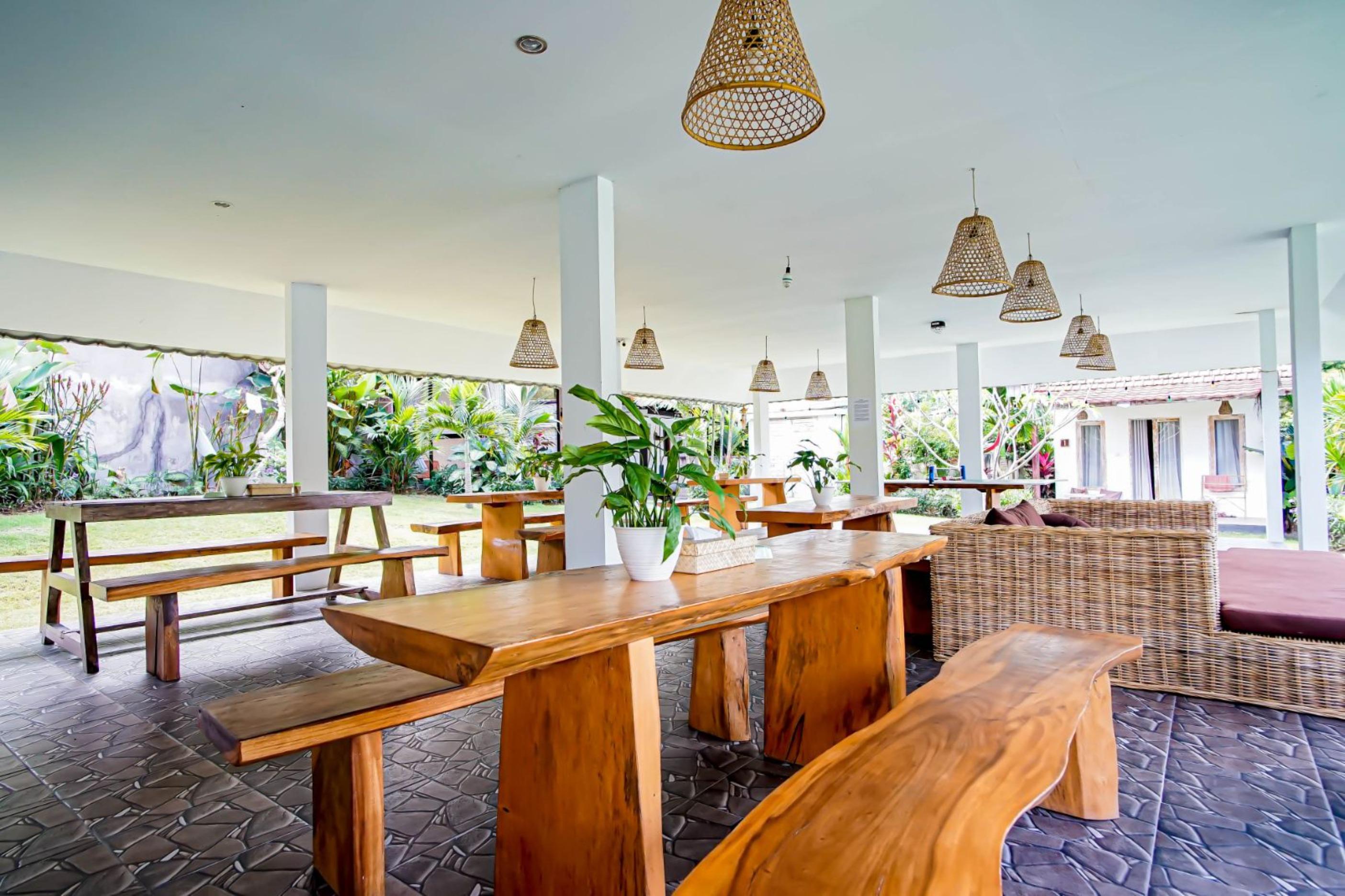 Agung Wiwin Homestay & Restaurant Mengwi Экстерьер фото