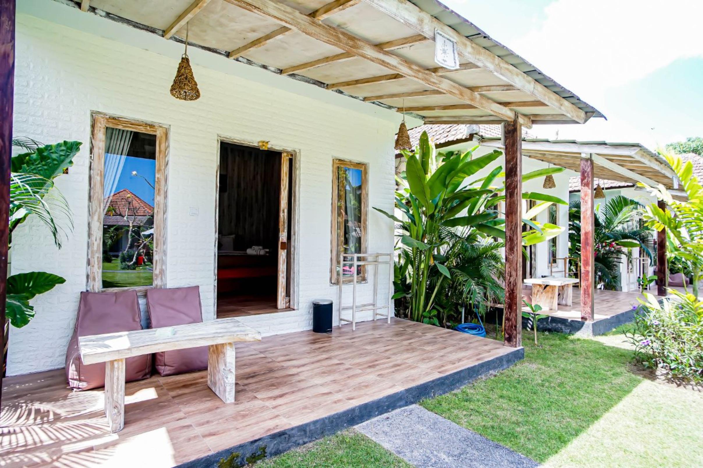 Agung Wiwin Homestay & Restaurant Mengwi Экстерьер фото
