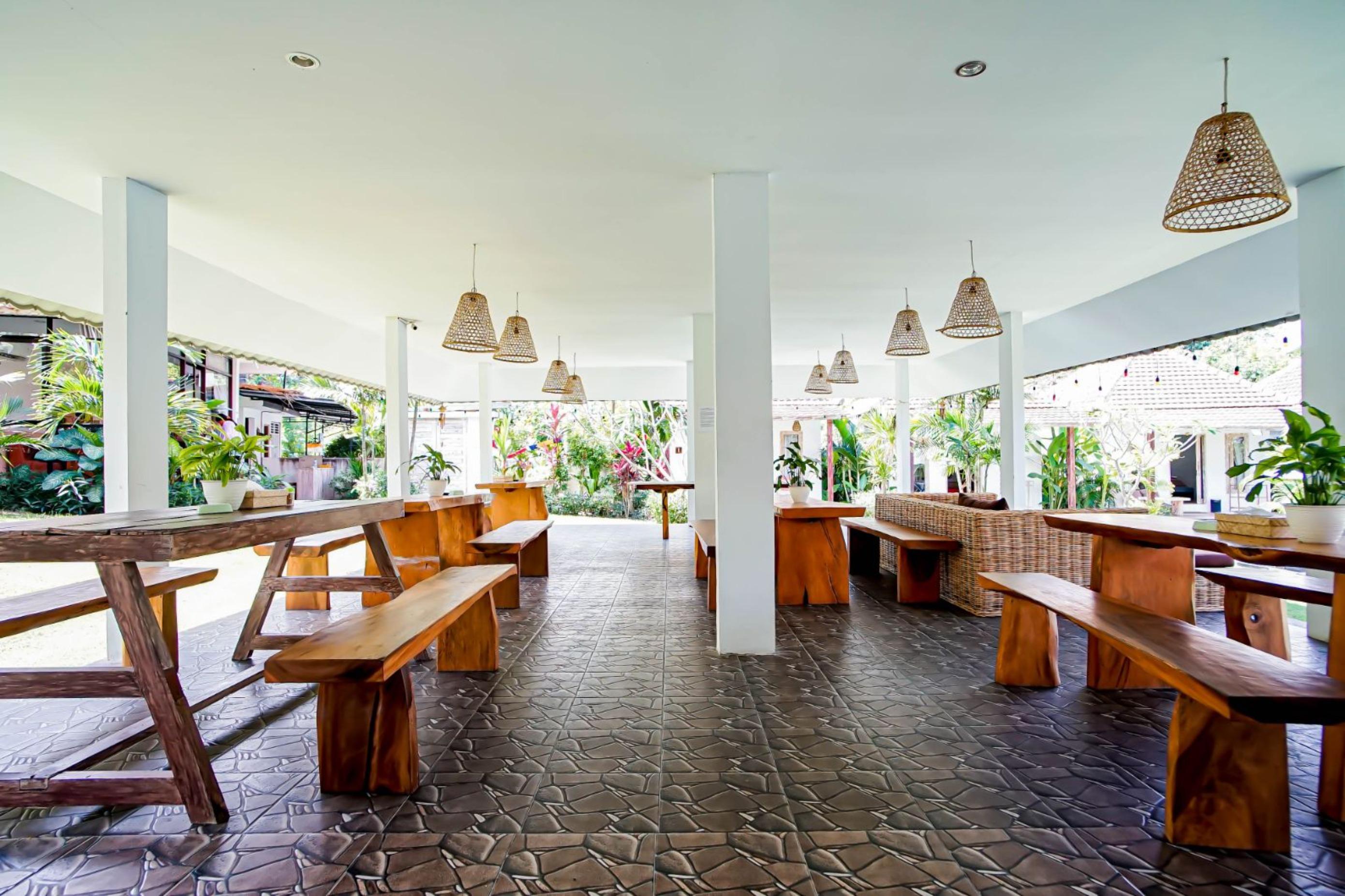 Agung Wiwin Homestay & Restaurant Mengwi Экстерьер фото