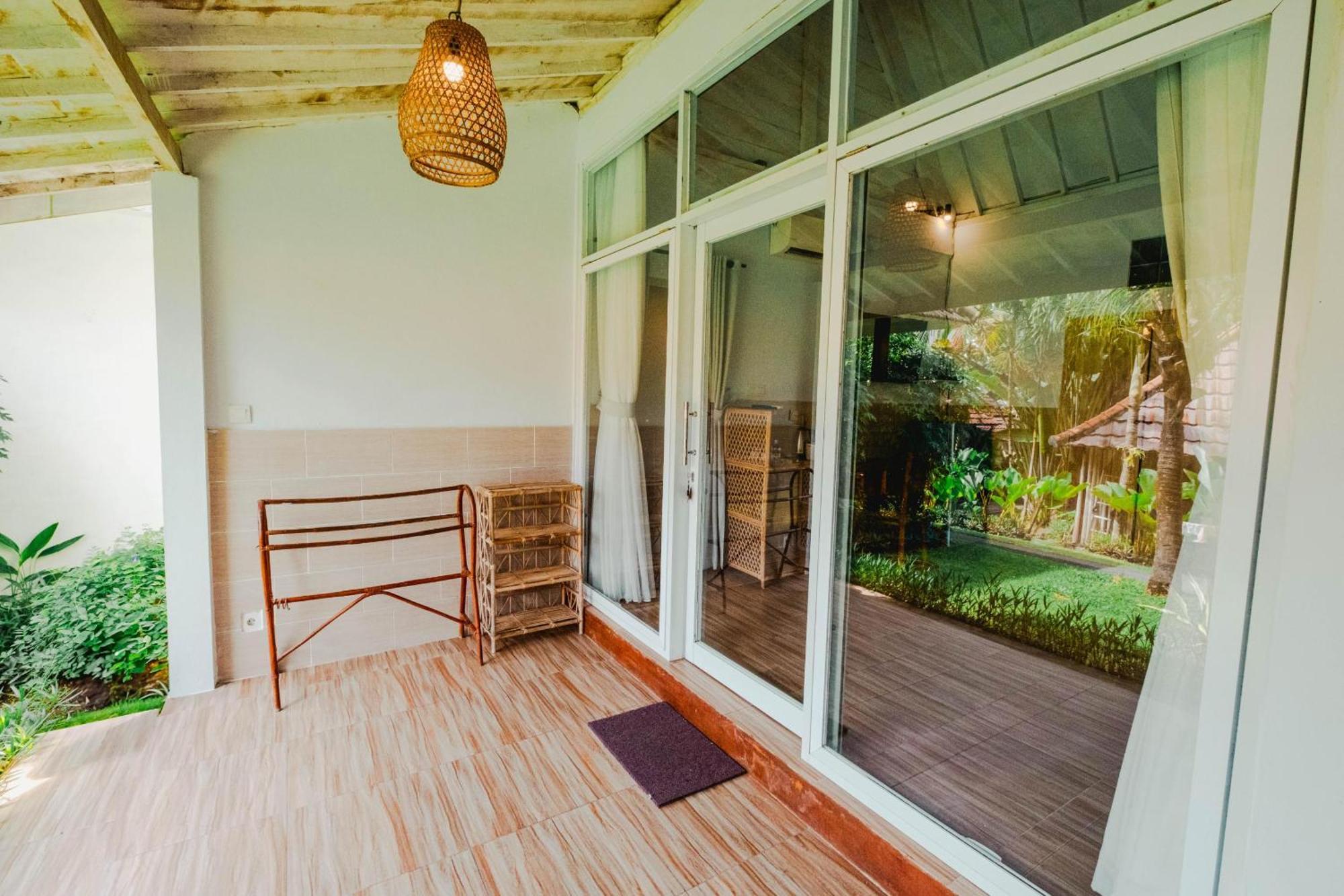 Agung Wiwin Homestay & Restaurant Mengwi Экстерьер фото