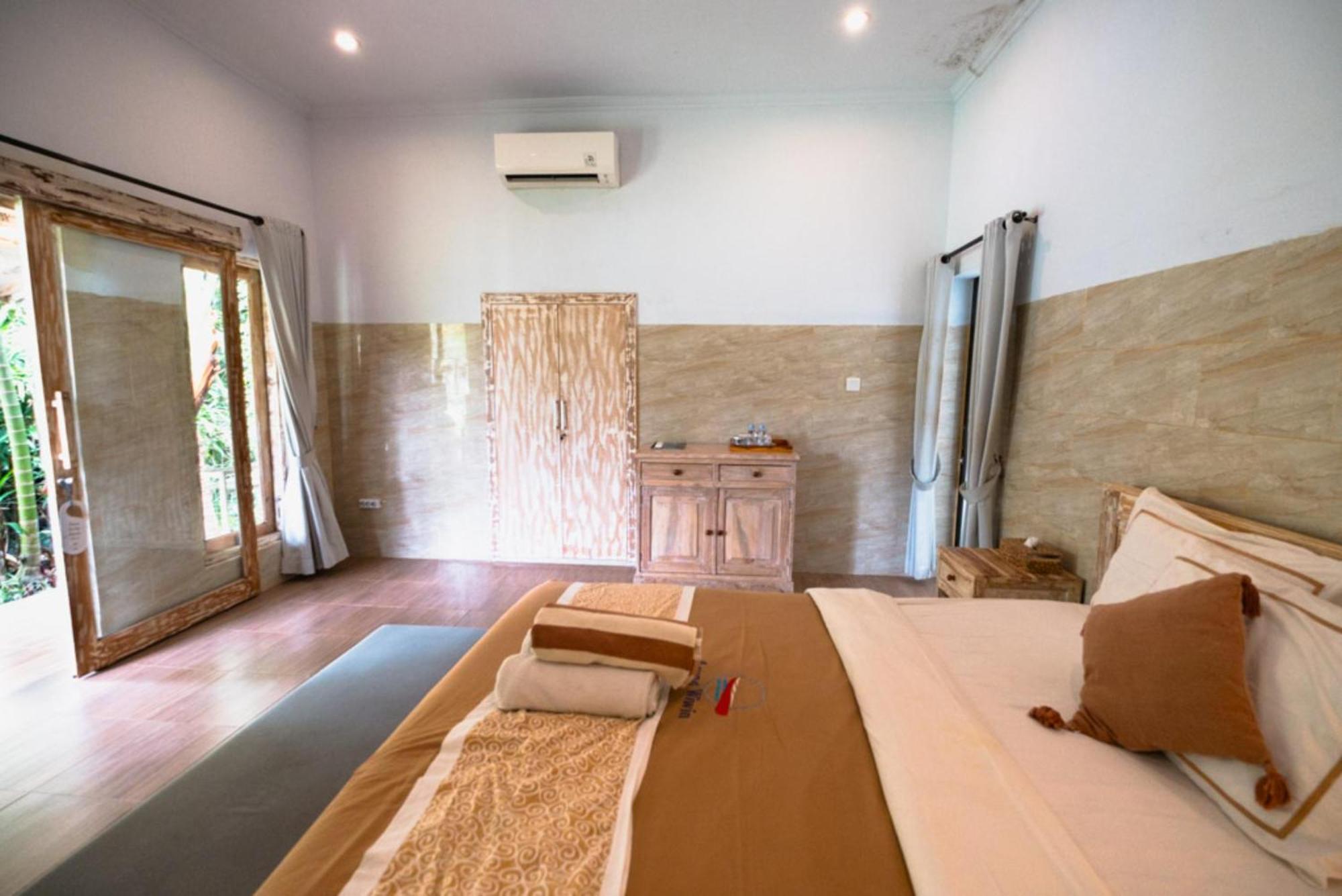 Agung Wiwin Homestay & Restaurant Mengwi Экстерьер фото